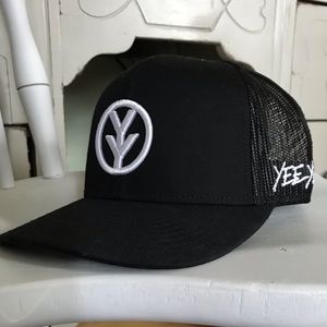 Snap back YeeYee hat